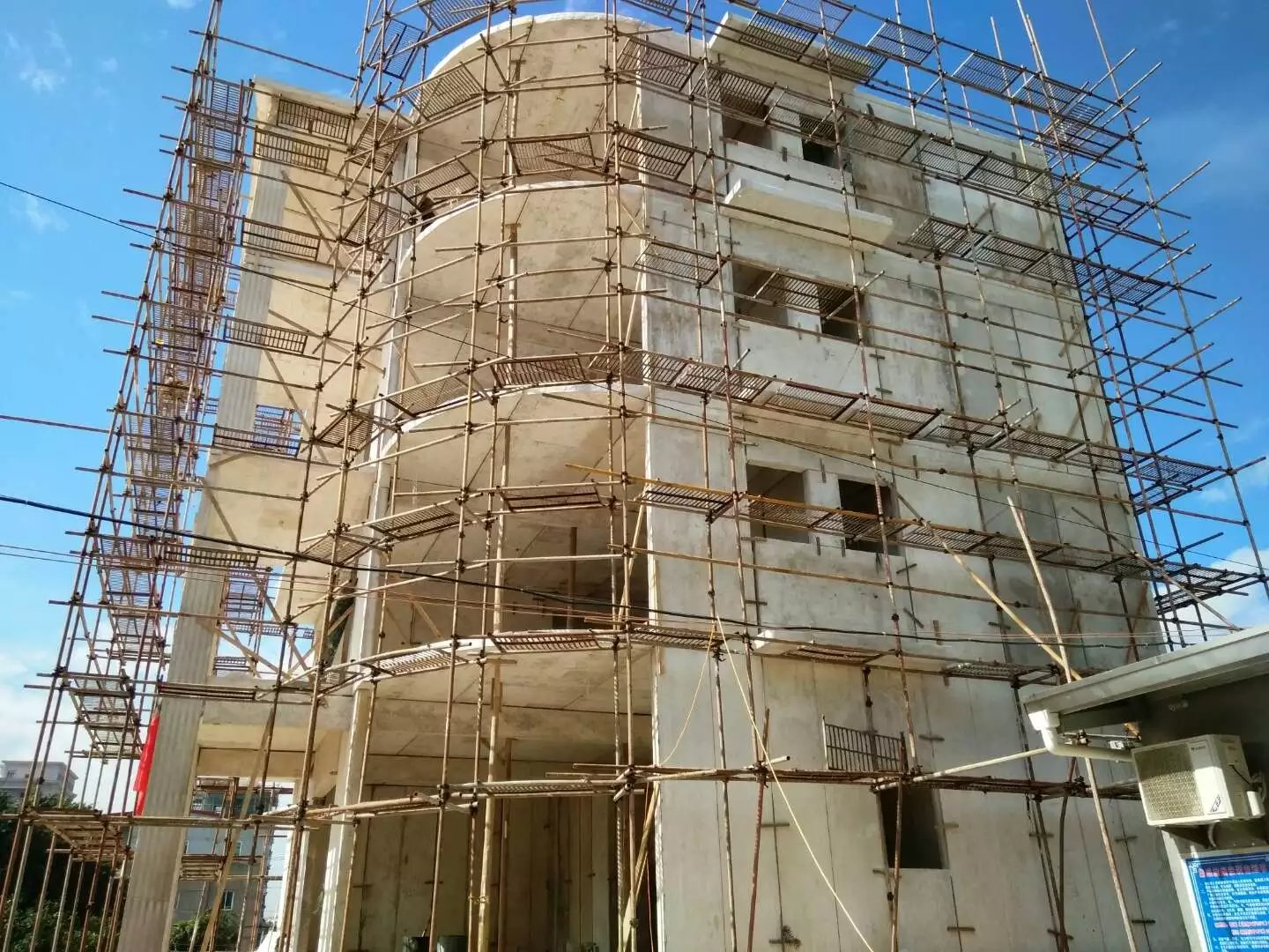 金堂星河绿色环保装配式建材在福建修建的五层别墅建筑